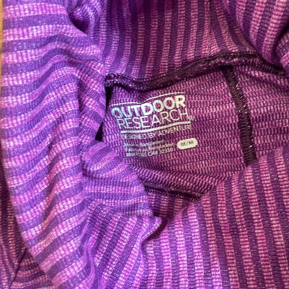 Outdoor research Mikala LS shirt.  Purple size medium   Long sleeve pullover. - Picture 5 of 9